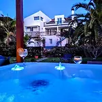 Casa Caloura Water Deluxe & לאגואה
