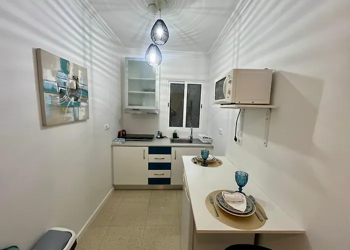 Casa Caloura Water Deluxe & Lagoa (Azores)