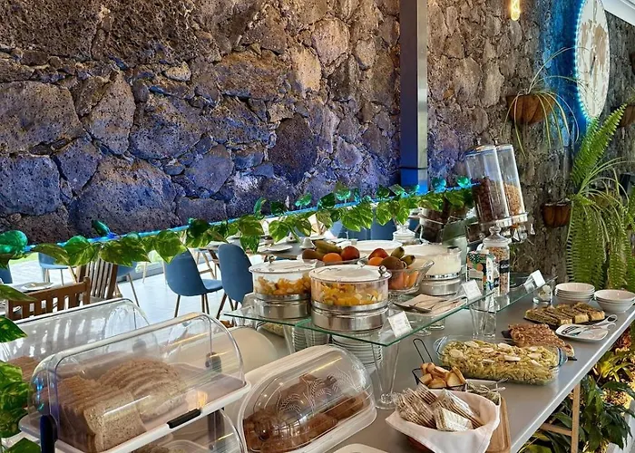 Casa Caloura Water Deluxe & Daire *